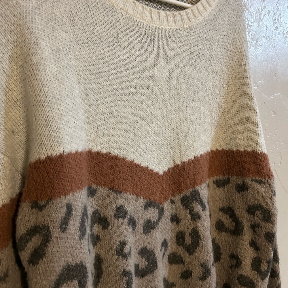 Easel Boho Leopard‎ Print Acrylic Oversized Sweater - Picture 3 of 5